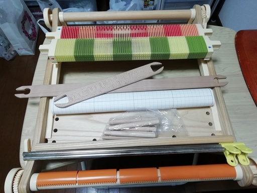 はた織り機　咲き織り　クローバー４０センチ　CLOVER  綜絖２本付　糸大量セット