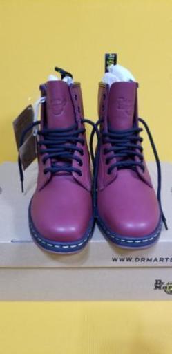 新品❗激安‼️Dr.Martens softwair 可愛いチェリーレッド❗