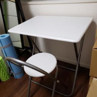【無料】折りたたみ机と椅子のセット