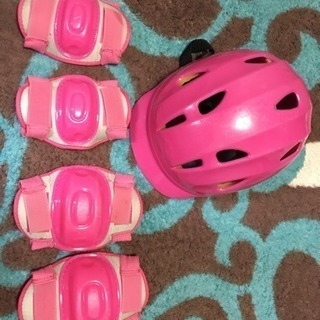 【差し上げます】子供用ヘルメット&サポーターセット(スポーツ用)
