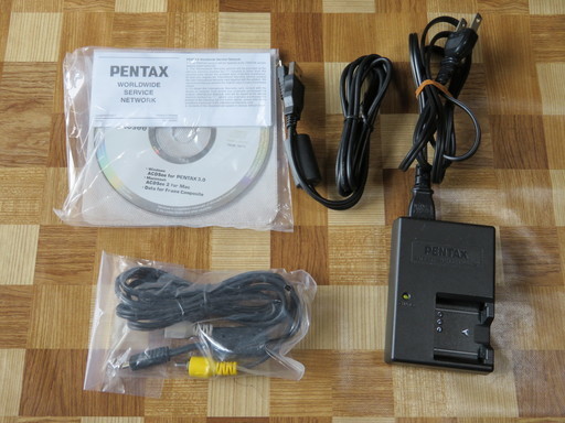 コンパクトデジタルカメラ（PENTAX X70）