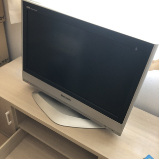 PanasonicVIERA 26型液晶テレビを差し上げます。