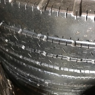 トラックタイヤ、205/85R16. 117/115L LT Bridgestone 