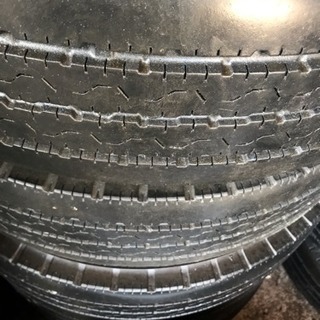 トラックタイヤ、205/85R16. 117/115L LT Bridgestone 