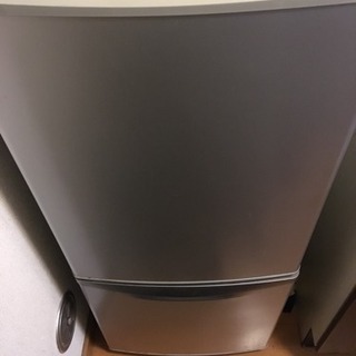 【引き取りのみ】パーソナル冷蔵庫（135L）NR-B143J