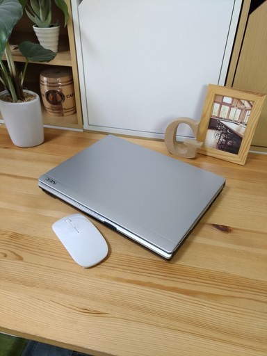 corei7で超高性能♪　メモリ4G　NEC　VersaPro　12.1inchでコンパクト軽量！　持ち運びも便利★　最新Windows10　64Bit　大容量250G　シルバー　12.1インチ　マウス付き 　ノートパソコン　無線LAN　Wi-Fi対応