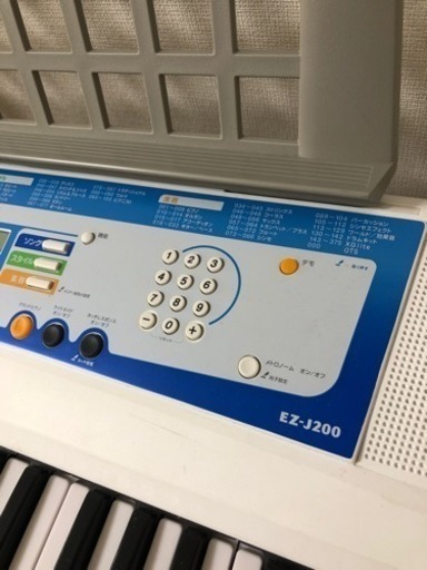 ヤマハ 電子キーボード 電子ピアノ EZ-J200 光る鍵盤 61鍵盤 a YAMAHA