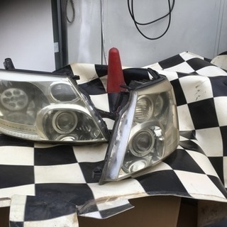 アルファード10系ヘッドライト