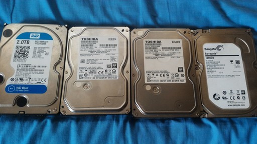 内蔵ハードディスクドライブ　2TB×1、1TB×1、512GB×2の4つセット
