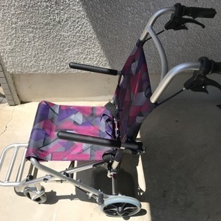 【価格変更】折り畳み 簡易 車椅子  カドクラ a502-akrp 