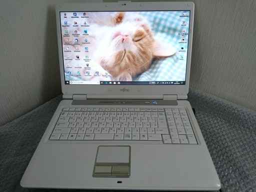 【取引中】　FUJITSU　FMV　BIBLO　320GB　4G　15インチ　ホワイト