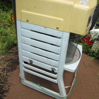 （お話中）この時期に最適！中古電動かき氷機HF300P（業務用）引取り限定・発送不可・値引き出来ません