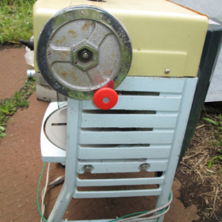 （お話中）この時期に最適！中古電動かき氷機HF300P（業務用）引取り限定・発送不可・値引き出来ません