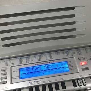 ■ CASIO カシオ 電子ピアノ WK-210 譜面台付 レッスン機能 タッチレスポンス USB端子