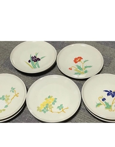 交渉中【美品】花の絵付け平皿