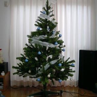 クリスマスツリー(飾り付き)