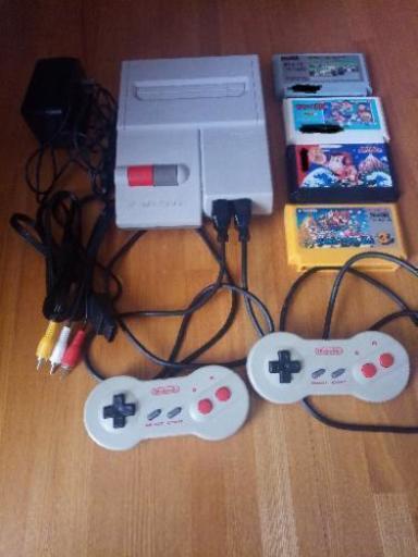 ニューファミコン本体　ソフト4本おまけ付き