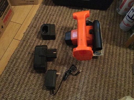 充電式電動ノコギリ