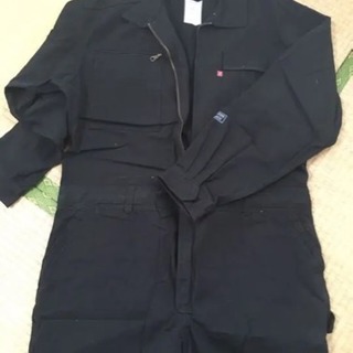 男性用つなぎ服3L、普段着にも作業着にも黒色