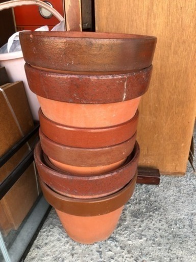 植木鉢大量に