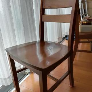 椅子4脚とテーブル