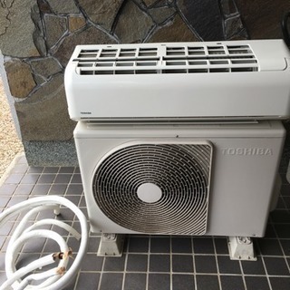 TOSHIBA エアコン 8〜10畳用 - 季節、空調家電