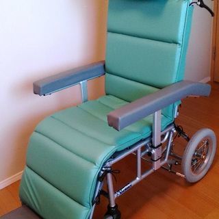 リクライニング車椅子
