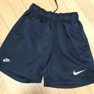 NIKE黒半パン