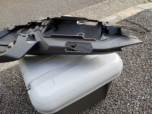 MT-07 キャリア　リヤBOX 　加工済みテールカウル　セット MT-07 キャリア リヤBOX 加工済みテールカウル セット