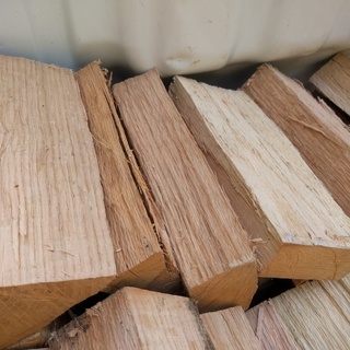 プレミアム薪　クヌギ皮なし30cm　【限定2台】