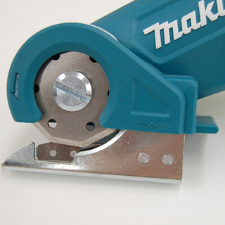 美品 makita/マキタ 充電式マルチカッタ CP100D 10.8V バッテリー×1 充電器付属 動作確認済み ☆ PayPay(ペイペイ)決済可能 ☆ 札幌市 清田区 平岡