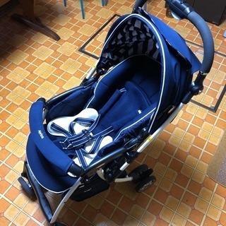 アップリカ ベビーカー Carry Travel System