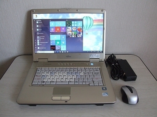 高速SSD240GB搭載　Fujitsu LIFEBOOK AH/R3 タッチパネル　ノートパソコン　3