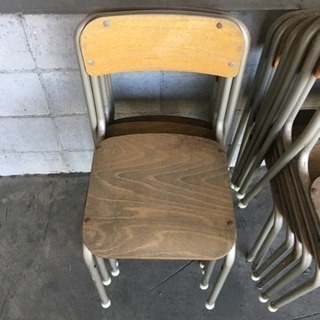 懐かしい学校の椅子  差し上げます。60脚有り