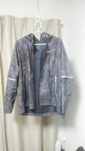 NIKE　SHIELD