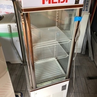 明治乳業 冷蔵ショーケース