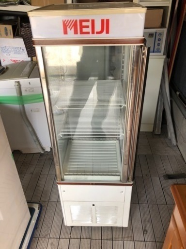 ✪明治乳業 4面ガラス冷蔵ショーケース売ります！！早いもの勝ち - その他