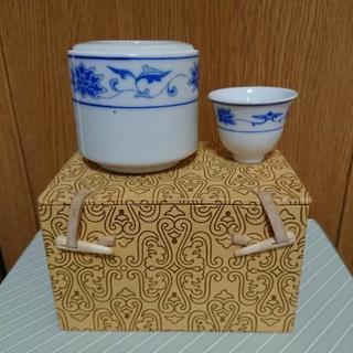 景徳鎮製  茶壺と小茶碗のセット 箱付き