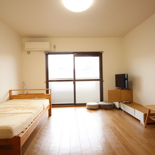 清水区石川本町１Ｋ　すぐに生活をスタート出来る家具家電付きの１DKベッドも付いています！（クリーニング済み）の画像