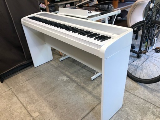 KORG 電子ピアノ　B1 ホワイト KORG B1 電子ピアノ 2015年製 スタンド付 ホワイト