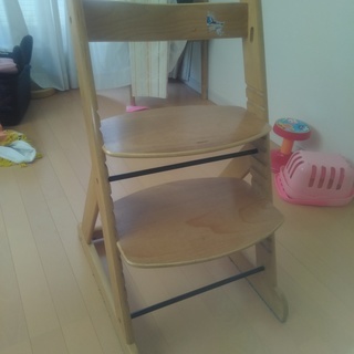 子供用木製椅子