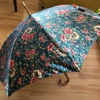 値下げ、新品タグ付き  花柄の傘