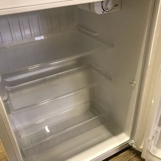 051003☆ハイアール 小さめ2ドア冷蔵庫 15年製☆