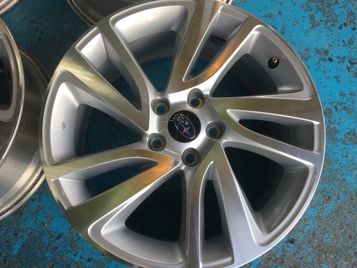 スバル レヴォーグ ホイール 18×7.5J ET55 PCD5×114.3 スバル レヴォーグ ホイール 18×7.5J ET55 PCD5×114.3