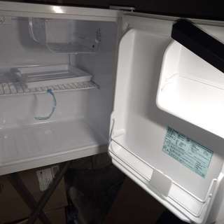 ハイアールミニ冷蔵庫　ニトリマットレス　ベッドフレーム