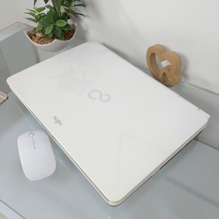 富士通 - 美品♪最新OS/Windows１０/メモリ４Ｇ&amp;キラキラ♪テンキ付き！オフィス 富士通 - 美品♪最新OS/Windows10/メモリ4G&キラキラ