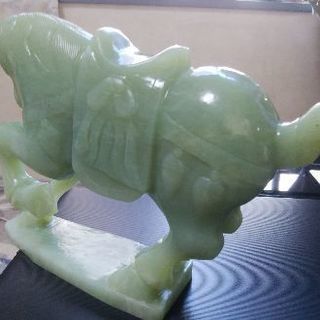 翡翠の馬　置物
