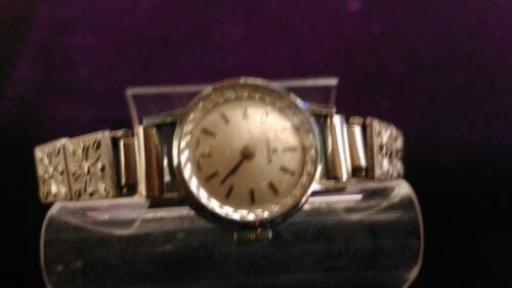 ビンテージ品スイス製手巻き腕時計