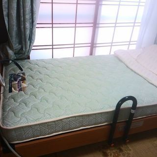フランスベッドの介護用ベッド、マットレス