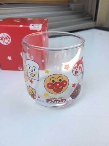 粗品にも  アンパンマンちびグラス ガラス製 コップ　３０個